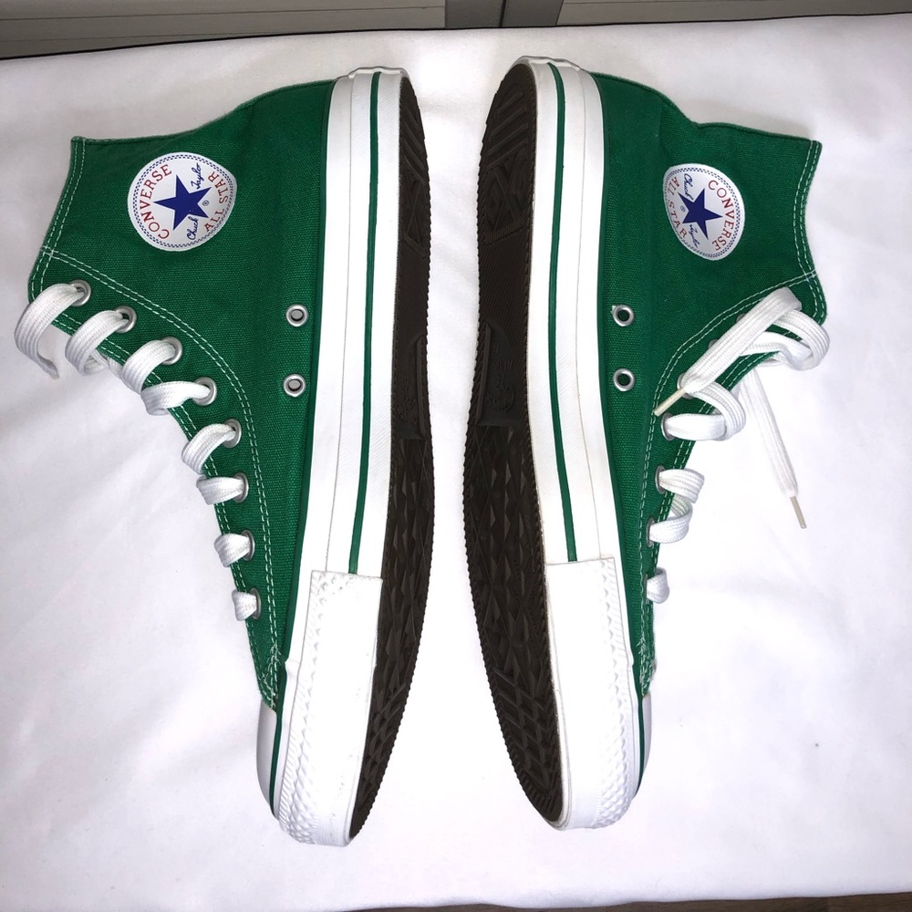 Green Chuck Taylor Converse High Tops, 10.5 M - Picture 2 of 8